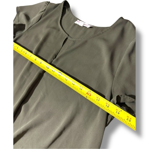 Pink Rose Olive Tie-Front Keyhole Cutout Short Sleeve Shear Crop Crewneck Blouse - Picture 8 of 16